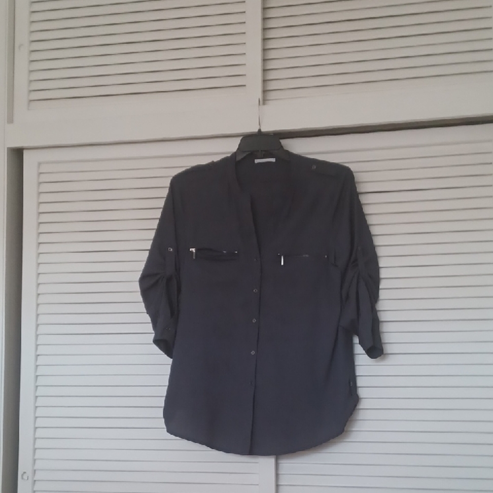 Calvin Klein Blouse XL Button-up Split Neckline roll-tab sleeves Zip Pockets EUC